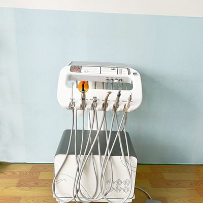 Foshan Fabrikası 550W Taşınabilir Diş Birimi En Çok Satılan Mobil Diş Tedavisi Araba Elektrikli Mobil Diş Arabası
